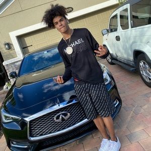 Meet your Posher, Sebastian